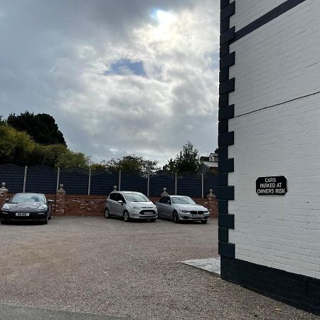 The White Lodge Hotel Hereford Exterior photo